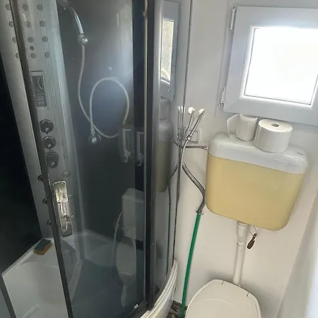 Tekne Splavtisa-titel Titel