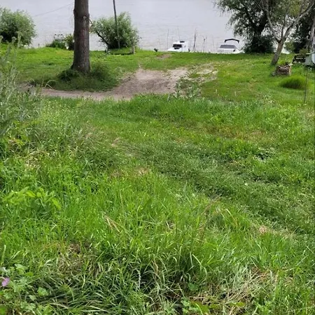 Splavtisa-titel Botel *